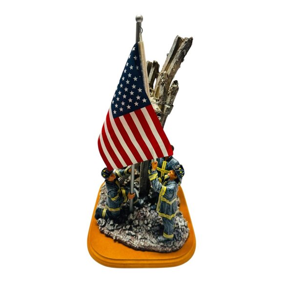 Vanmark 2001 Red Hats of Courage Image of Hope 9/11 Collectible Statue FM89448 - Picture 8 of 13